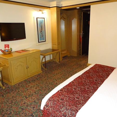 Hotel Babylon International Райпур Экстерьер фото