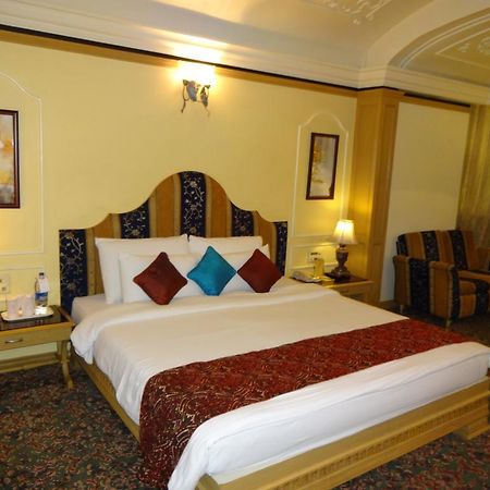 Hotel Babylon International Райпур Экстерьер фото