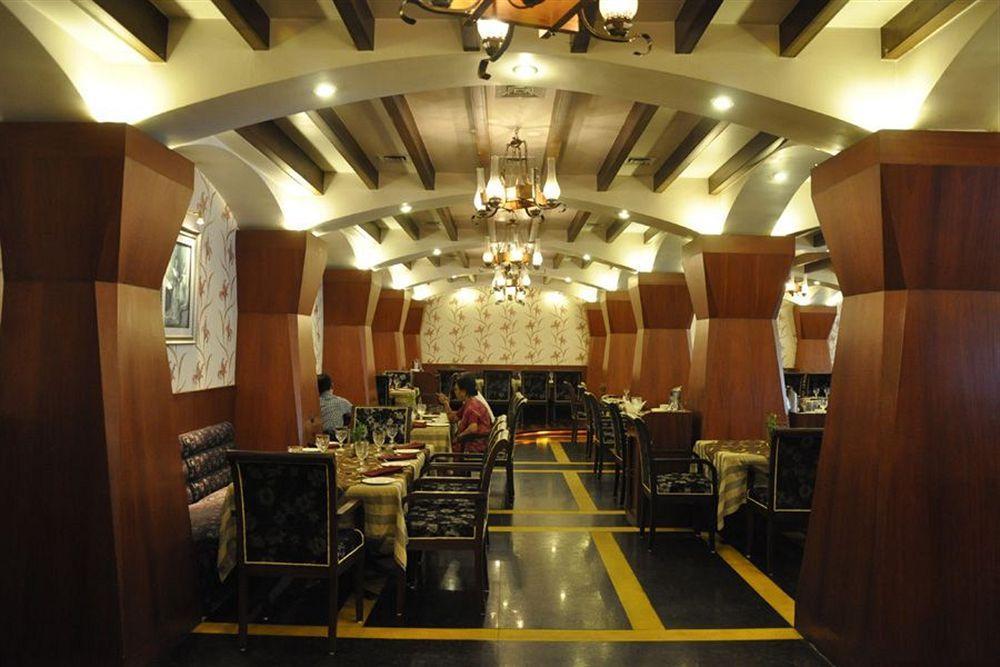Hotel Babylon International Райпур Экстерьер фото