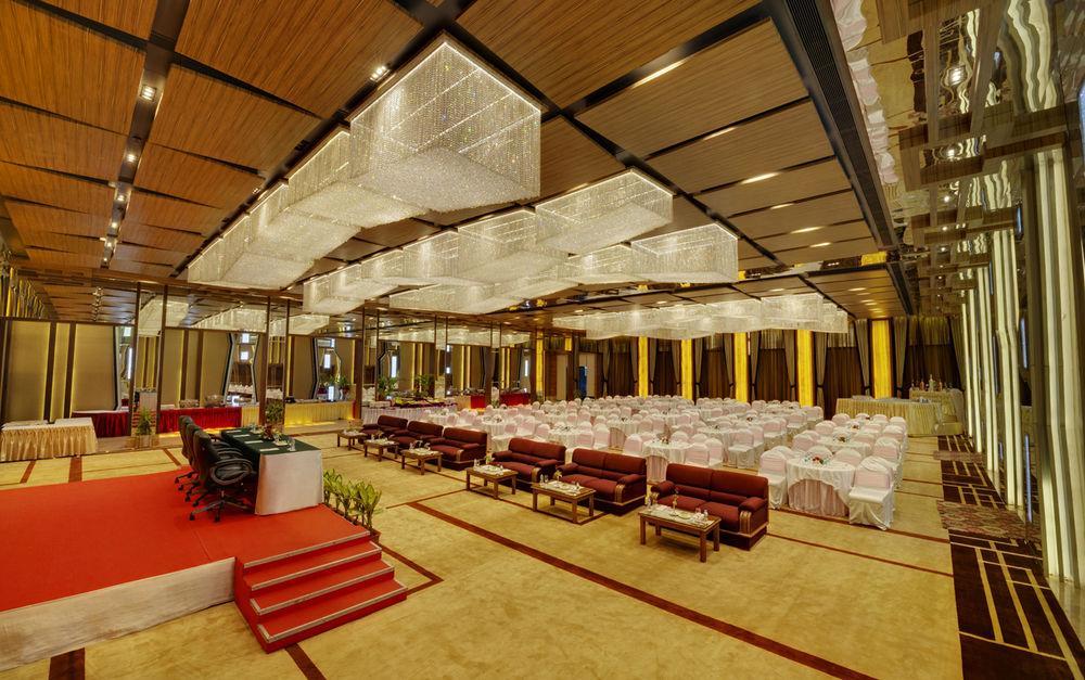 Hotel Babylon International Райпур Экстерьер фото