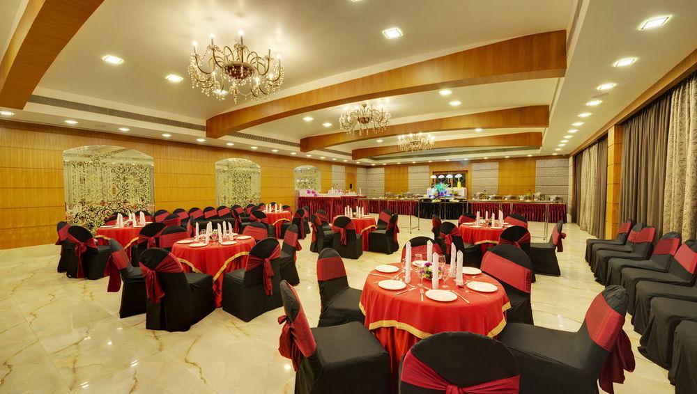 Hotel Babylon International Райпур Экстерьер фото