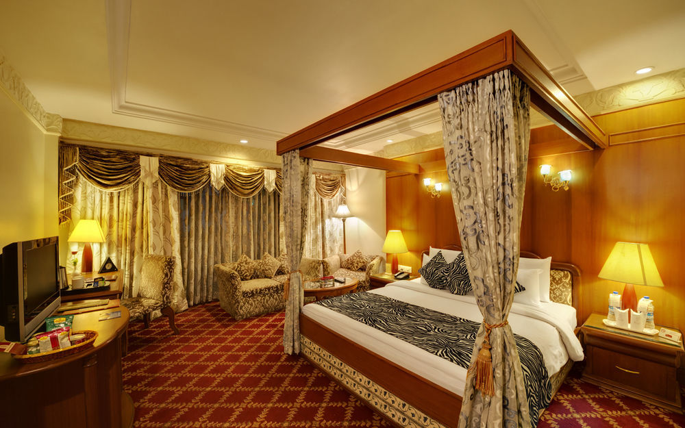Hotel Babylon International Райпур Экстерьер фото