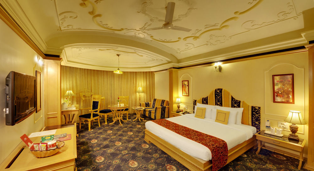 Hotel Babylon International Райпур Экстерьер фото