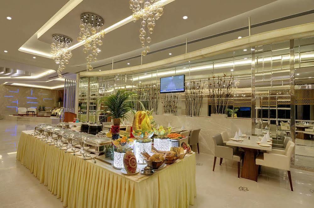 Hotel Babylon International Райпур Экстерьер фото